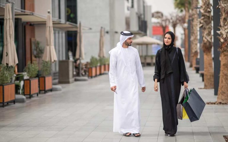 جذاب‌ترین استایل و لباس مناسب سفر به دبی